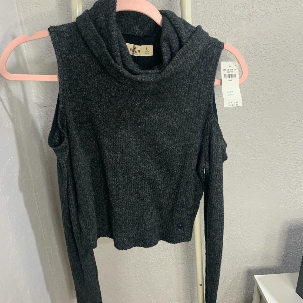 NWT Hollister Charcoal Soft Turtleneck crop, Size Large
